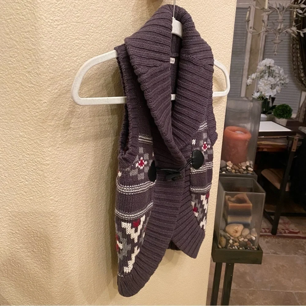 THE EAGLE’S EYE Girls Gray Patterned Knit Vest Size 7-8 Yrs